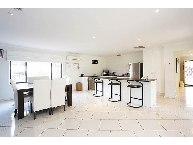 4 McLaren Court, Munno Para West SA 5115