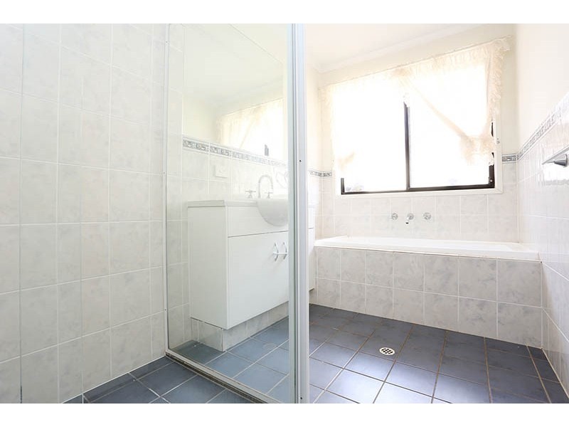 4 McLaren Court, Munno Para West SA 5115