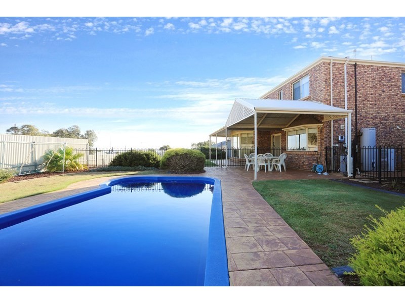 5 Frances Court, Blakeview SA 5114