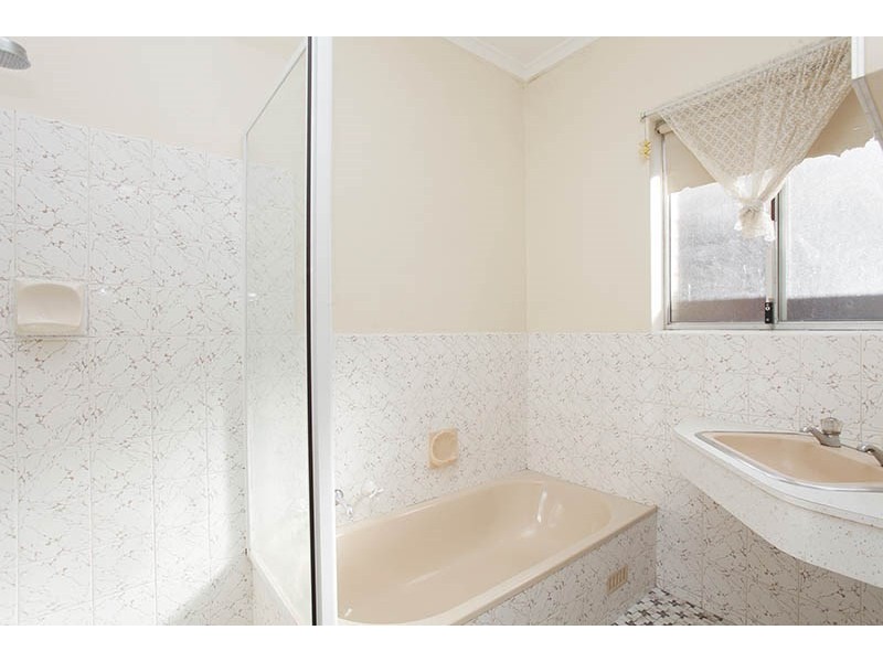 6 Mcintosh Crescent, Brahma Lodge SA 5109