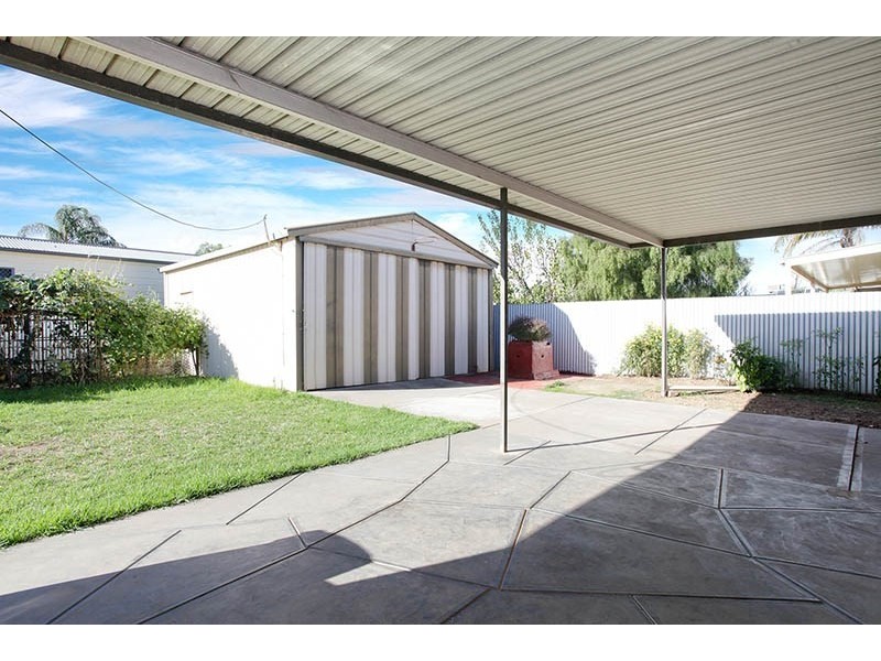 6 Mcintosh Crescent, Brahma Lodge SA 5109