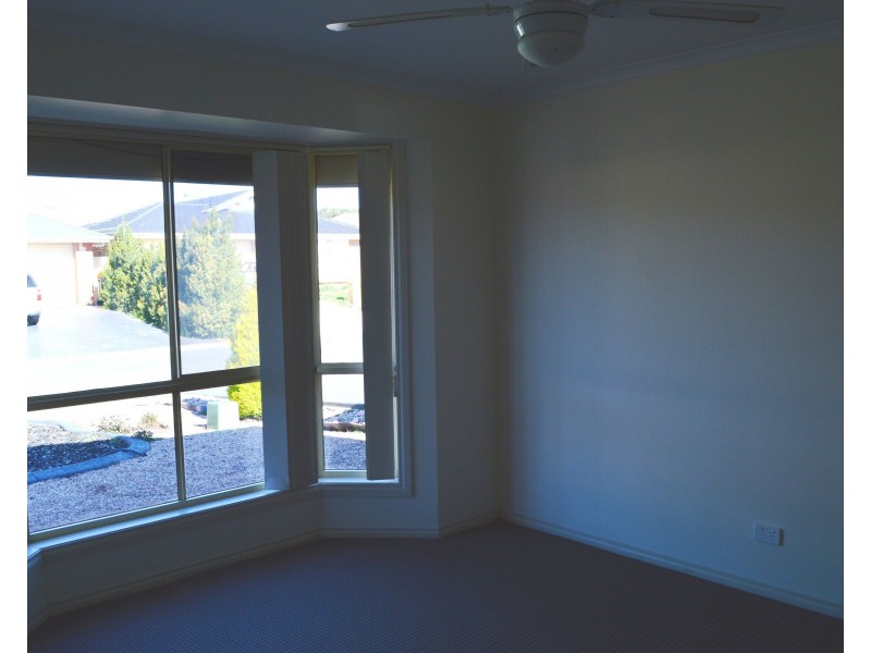 12 Strathmore Avenue, Smithfield SA 5114