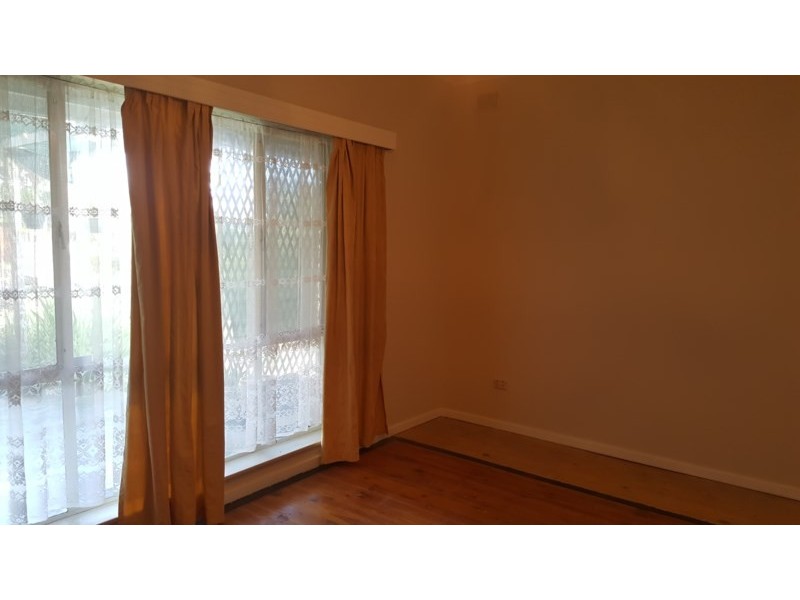 15 Mckenzie Road, Elizabeth Downs SA 5113