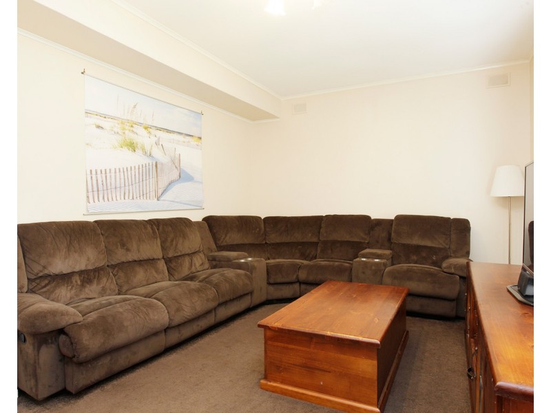 10 Robins Street, Elizabeth Downs SA 5113