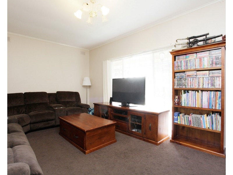 10 Robins Street, Elizabeth Downs SA 5113