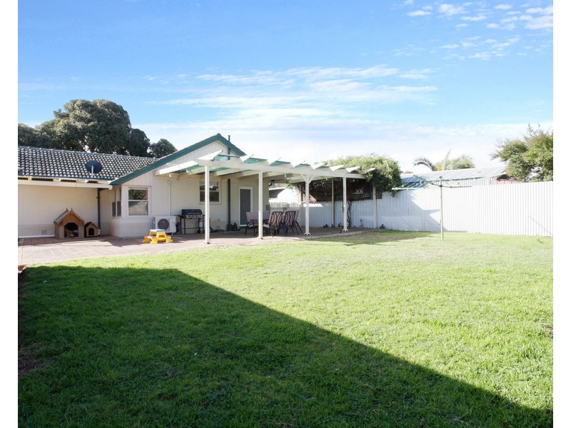 10 Robins Street, Elizabeth Downs SA 5113