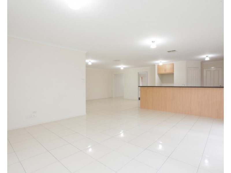 14 Oxford Drive, Andrews Farm SA 5114