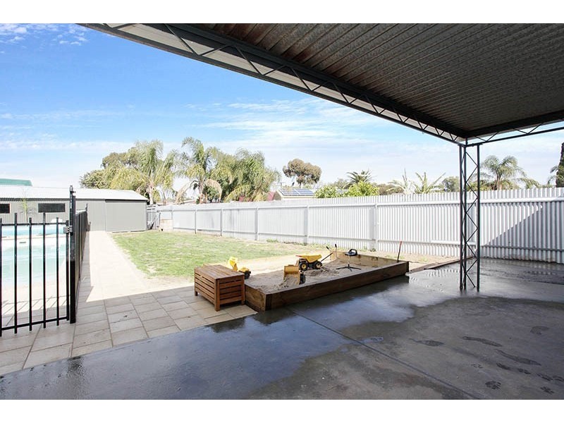 4 Jennier Crescent, Brahma Lodge SA 5109