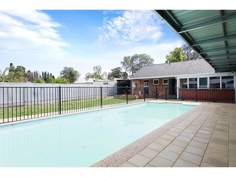 4 Jennier Crescent, Brahma Lodge SA 5109