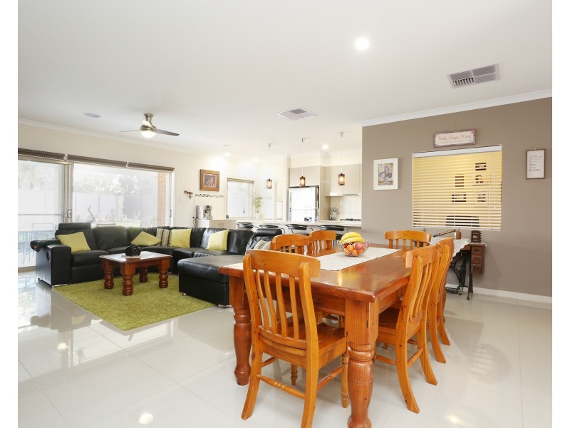 1 Roxburgh Crescent, Blakeview SA 5114