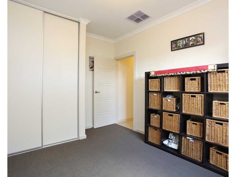 1 Roxburgh Crescent, Blakeview SA 5114