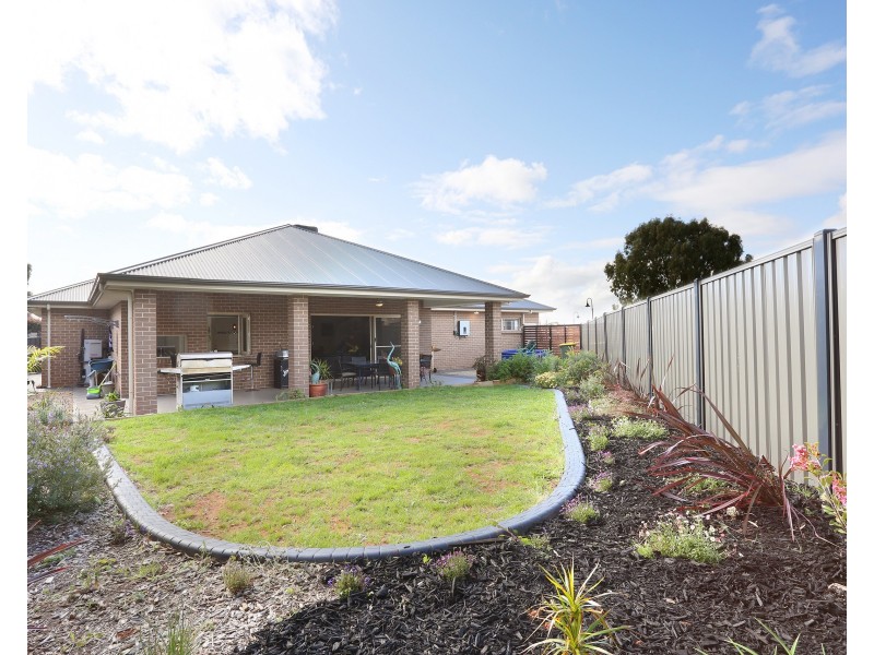 1 Roxburgh Crescent, Blakeview SA 5114