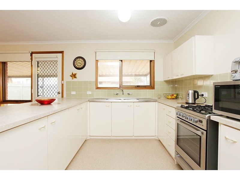 2 Amanda Court, Munno Para SA 5115