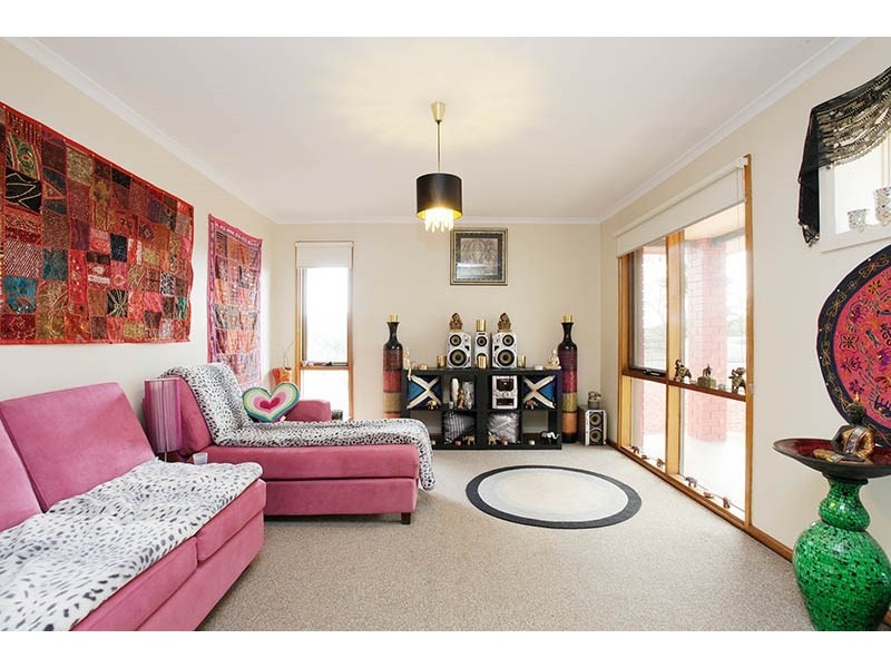 2 Amanda Court, Munno Para SA 5115