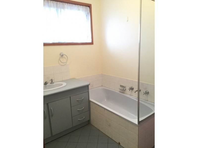 16 Swallow Crescent, Parafield Gardens SA 5107