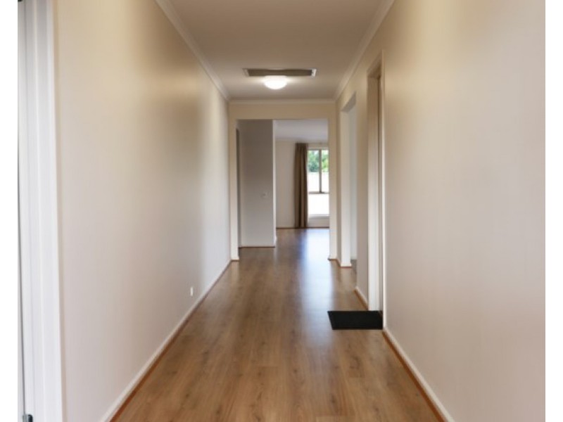 3 Overlander Way, Smithfield SA 5114