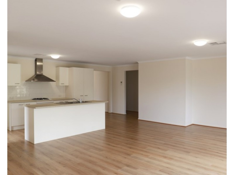 3 Overlander Way, Smithfield SA 5114