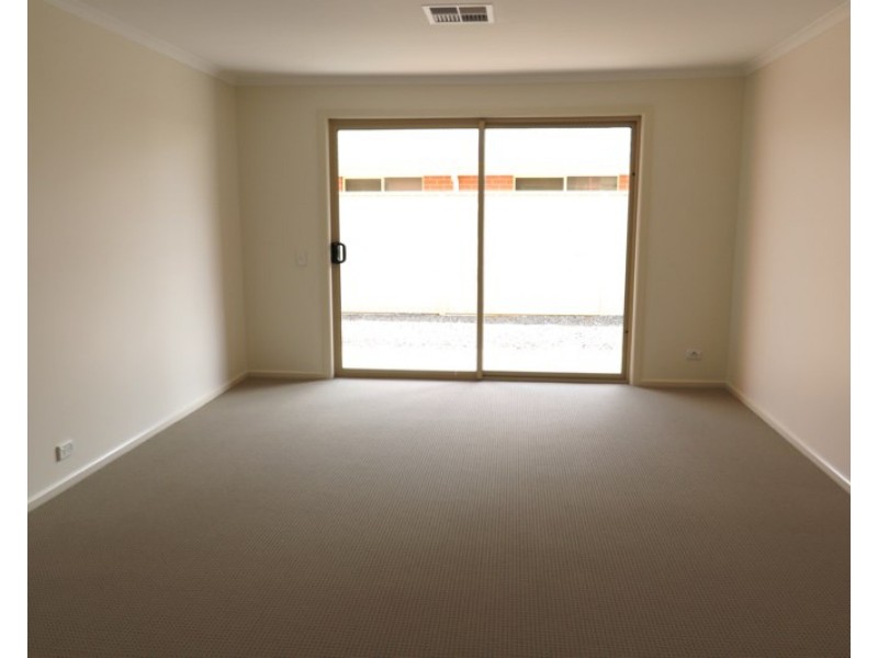 3 Overlander Way, Smithfield SA 5114