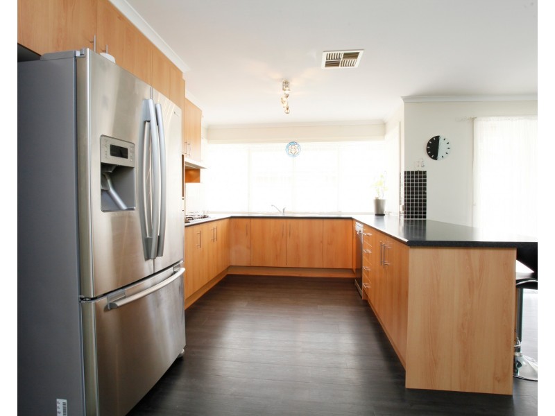 24 Eton Drive, Andrews Farm SA 5114