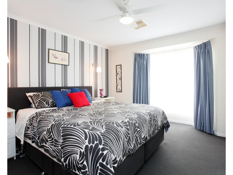 24 Eton Drive, Andrews Farm SA 5114