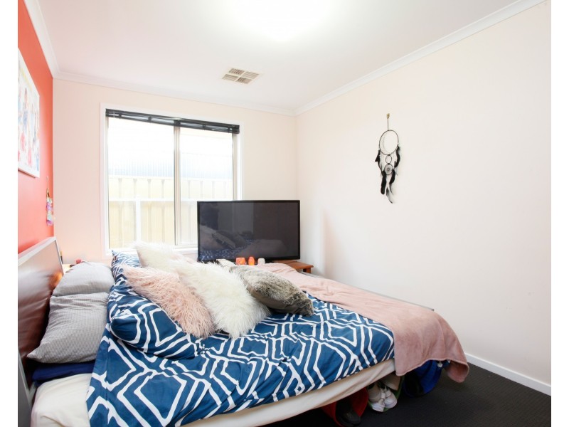 24 Eton Drive, Andrews Farm SA 5114