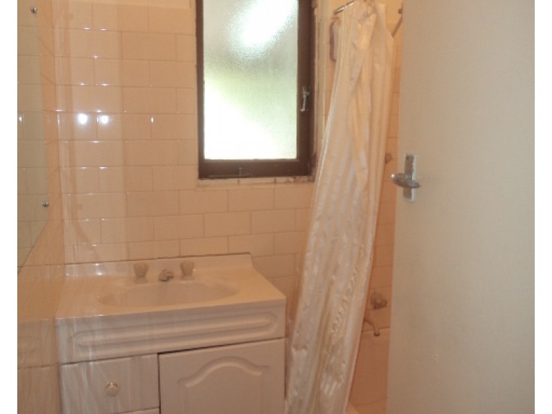 18 Midway Road, Elizabeth East SA 5112