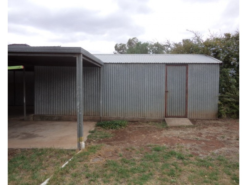 18 Midway Road, Elizabeth East SA 5112