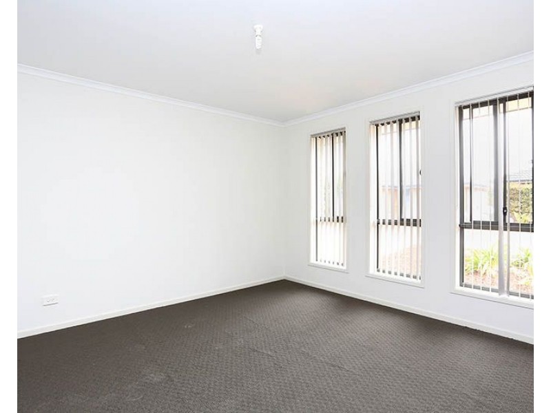 5 Maple Leaf Court, Munno Para West SA 5115