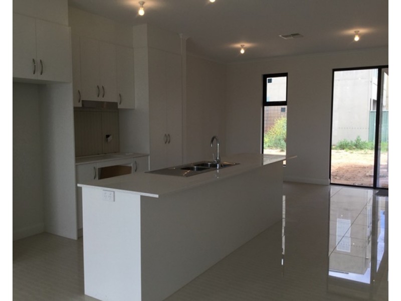 1/16 Chianti Lane, Mawson Lakes SA 5095