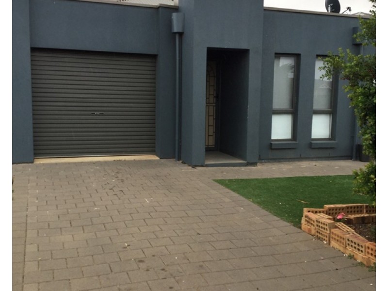 25 Tatura Road, Munno Para West SA 5115