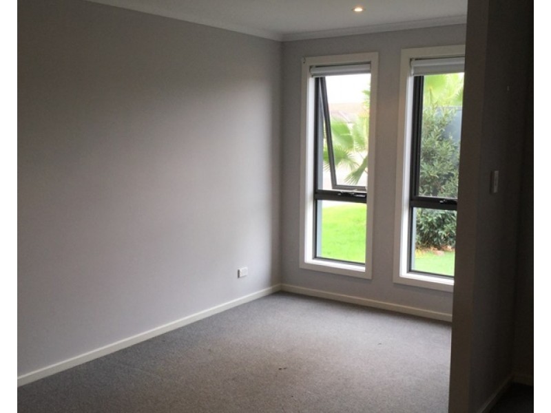 25 Tatura Road, Munno Para West SA 5115