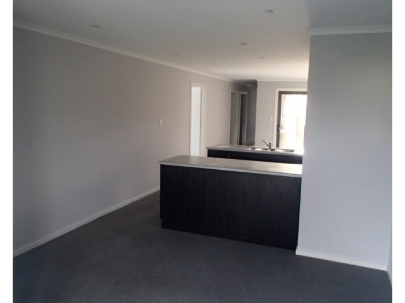 25 Tatura Road, Munno Para West SA 5115