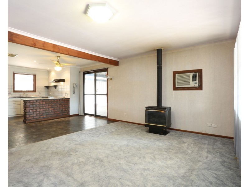 15 Hawker Crescent, Elizabeth East SA 5112