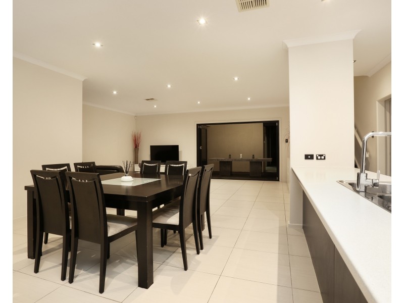 4 Empress Court, Mawson Lakes SA 5095