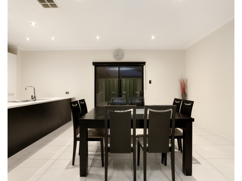 4 Empress Court, Mawson Lakes SA 5095