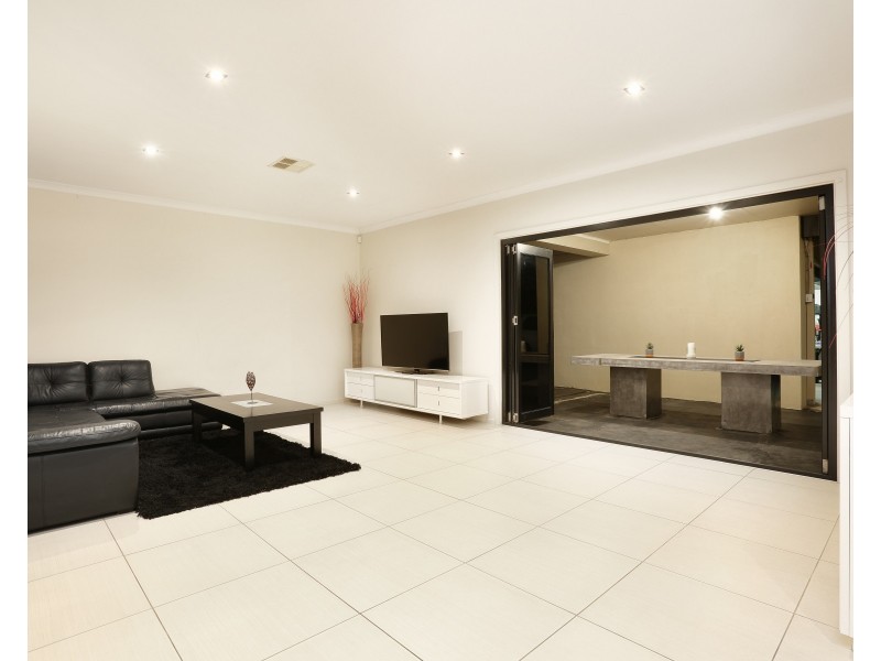 4 Empress Court, Mawson Lakes SA 5095