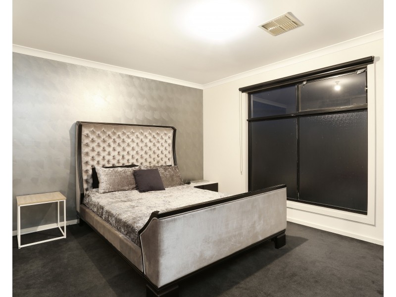 4 Empress Court, Mawson Lakes SA 5095