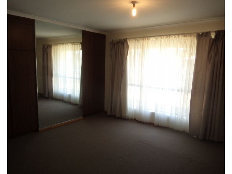 27 Alabar Crescent, Globe Derby Park SA 5110