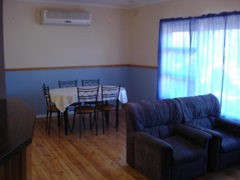 8 Robins Street, Elizabeth Downs SA 5113