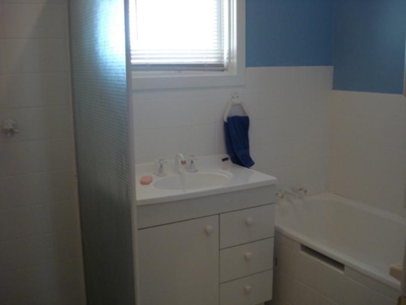 8 Robins Street, Elizabeth Downs SA 5113