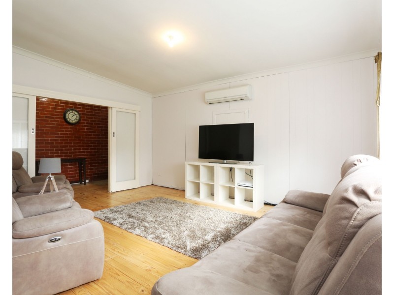 6 Wallace Road, Elizabeth Vale SA 5112