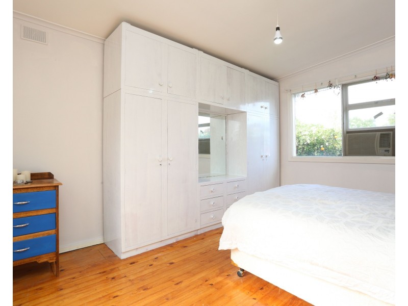 6 Wallace Road, Elizabeth Vale SA 5112