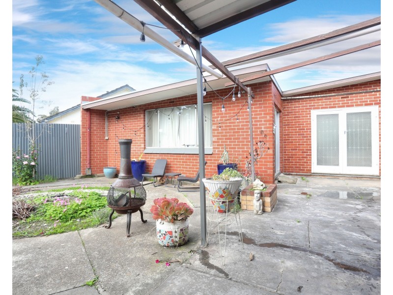 6 Wallace Road, Elizabeth Vale SA 5112