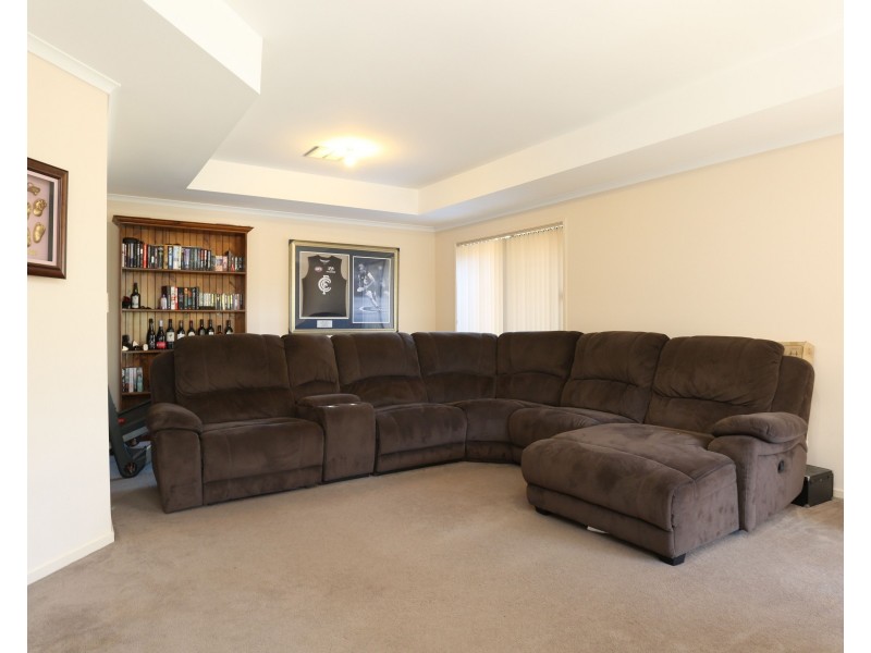 151 President Avenue, Andrews Farm SA 5114