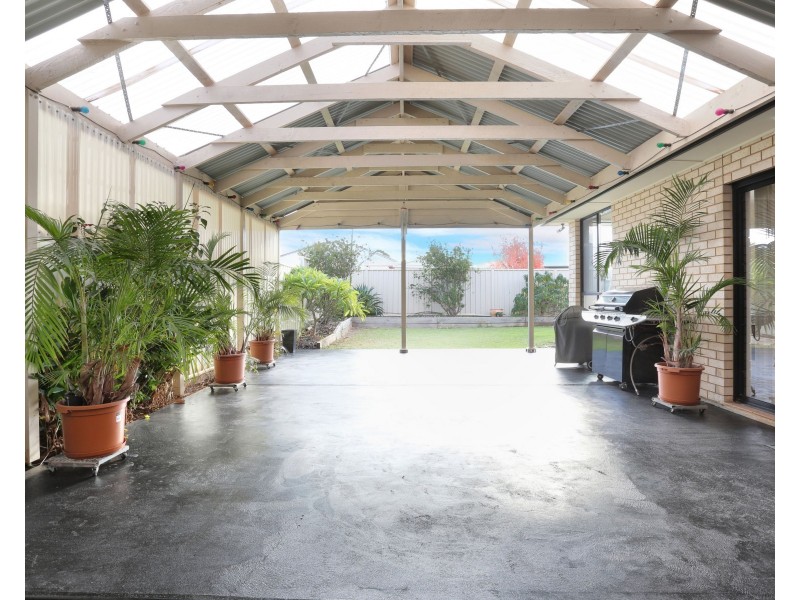 27 Davalan Drive, Munno Para West SA 5115