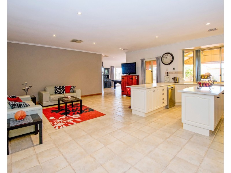 8 Lancelot Street, Blakeview SA 5114
