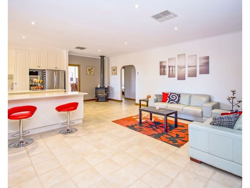 8 Lancelot Street, Blakeview SA 5114