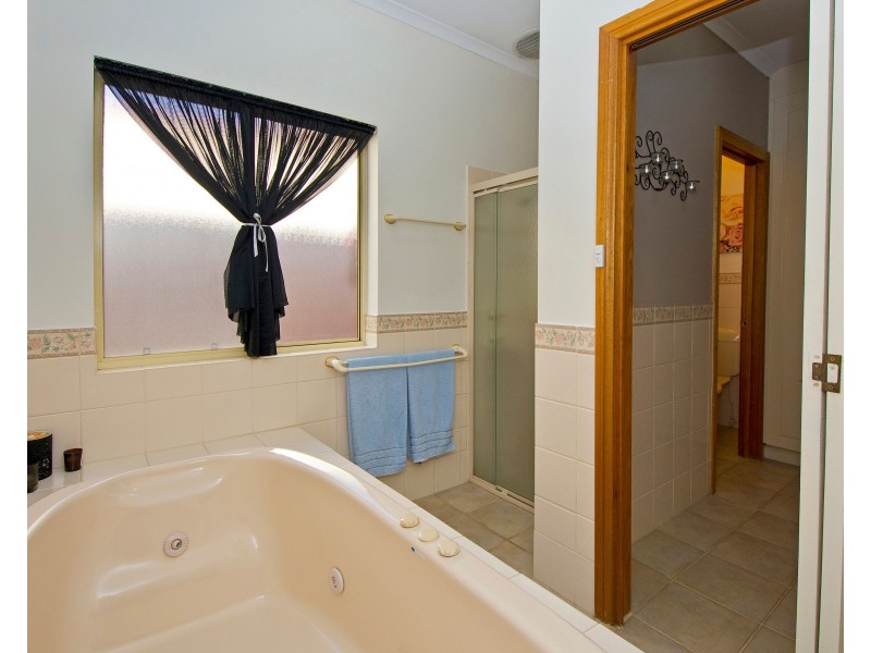 8 Lancelot Street, Blakeview SA 5114