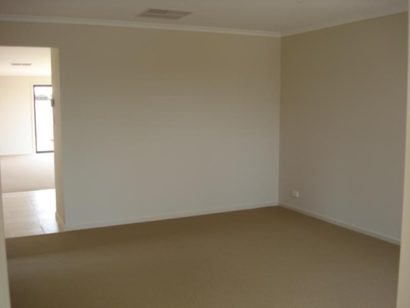 23 Oakwood Circuit, Munno Para West SA 5115