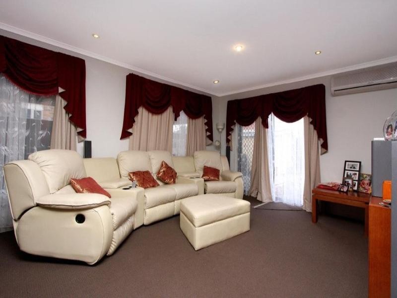 98 Lakeside Drive, Andrews Farm SA 5114